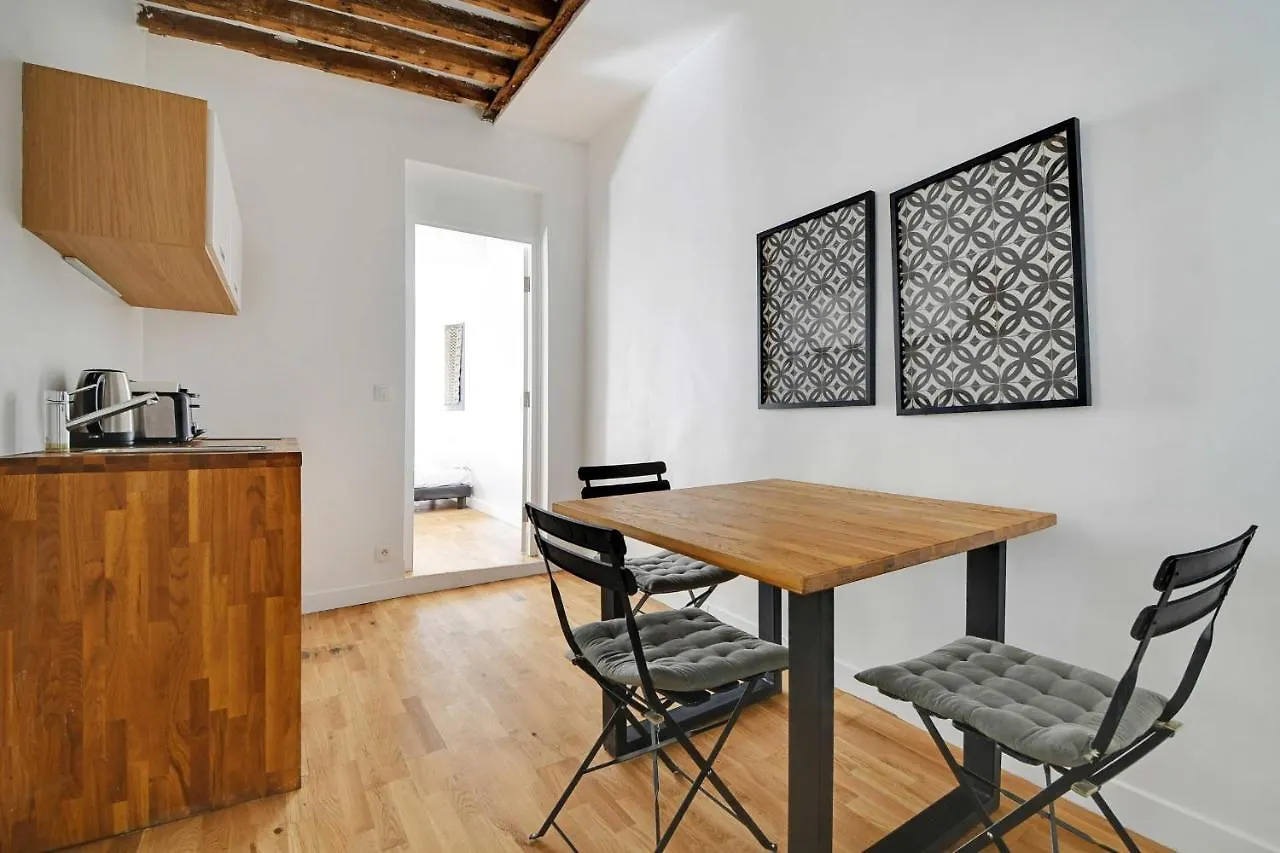 Cosy Appartement In The Heart Of פריז